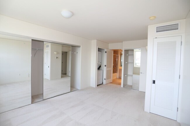 Building Photo - Hawaiki Tower - 2 bedroom, 2 bath with 2 c...