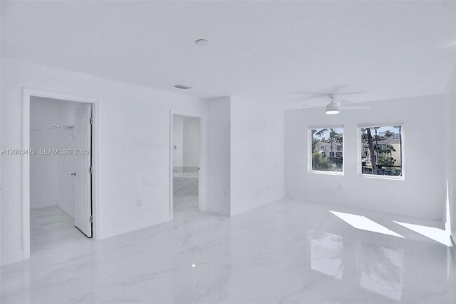 Building Photo - 21032 NE 32nd Ave