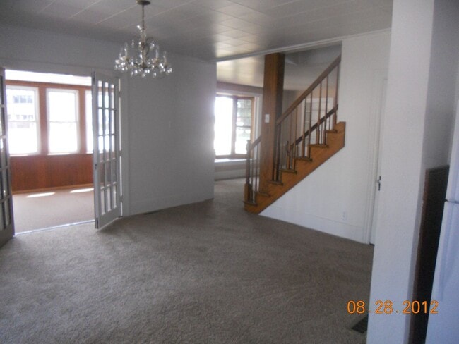 Building Photo - 417 Crooks Ave