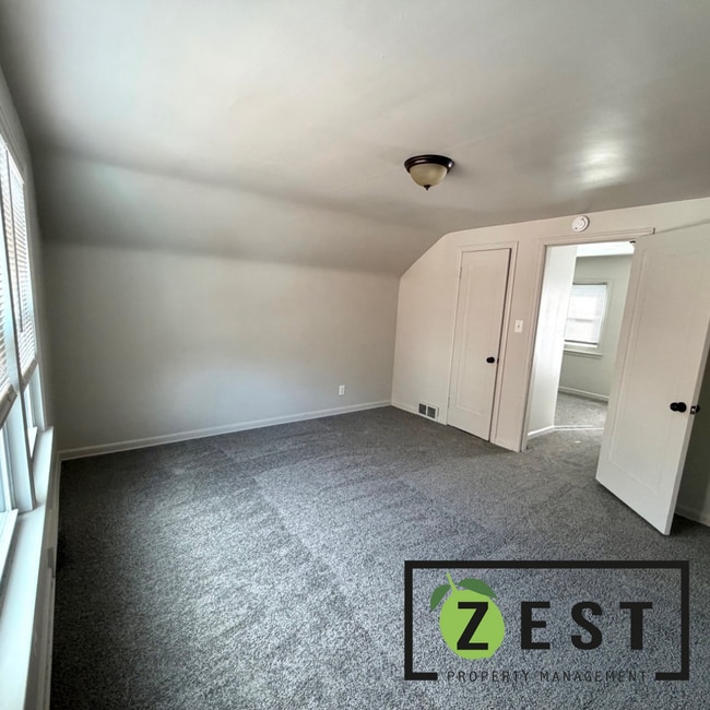 Building Photo - Amazing 3 bed 1 bath Home