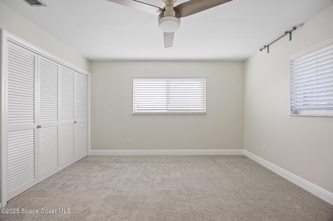 Building Photo - 3701 Warwick Dr