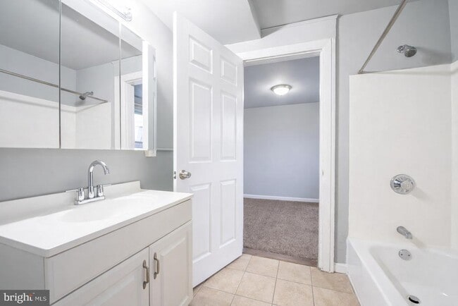 Building Photo - 211 Front St