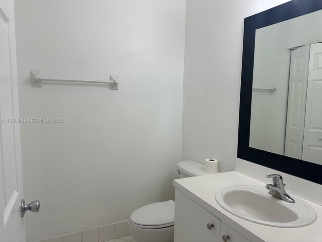 Building Photo - 1490 NE 33rd Ave