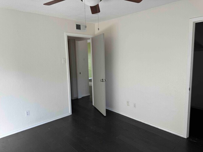 Building Photo - Richardson Condo