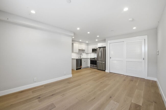 Building Photo - 1490 9th Ave