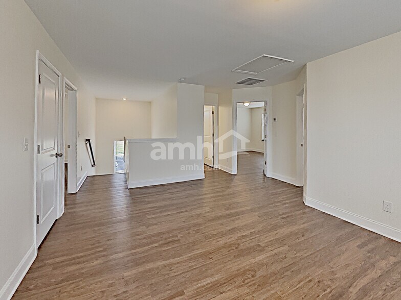 Building Photo - 5153 Jack Byrnes Dr