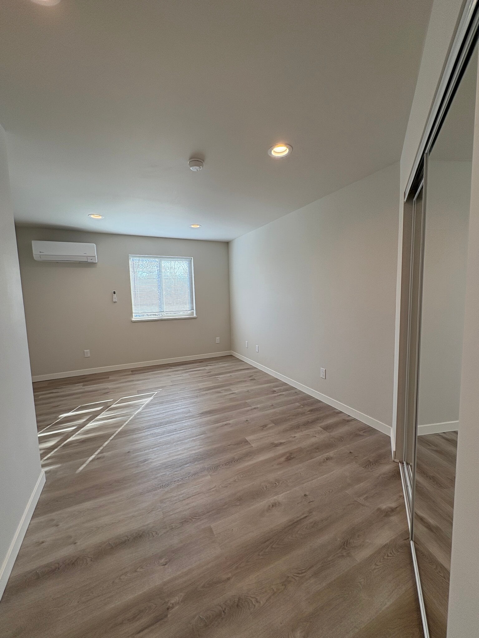 Building Photo - 2210 Arden Ct N