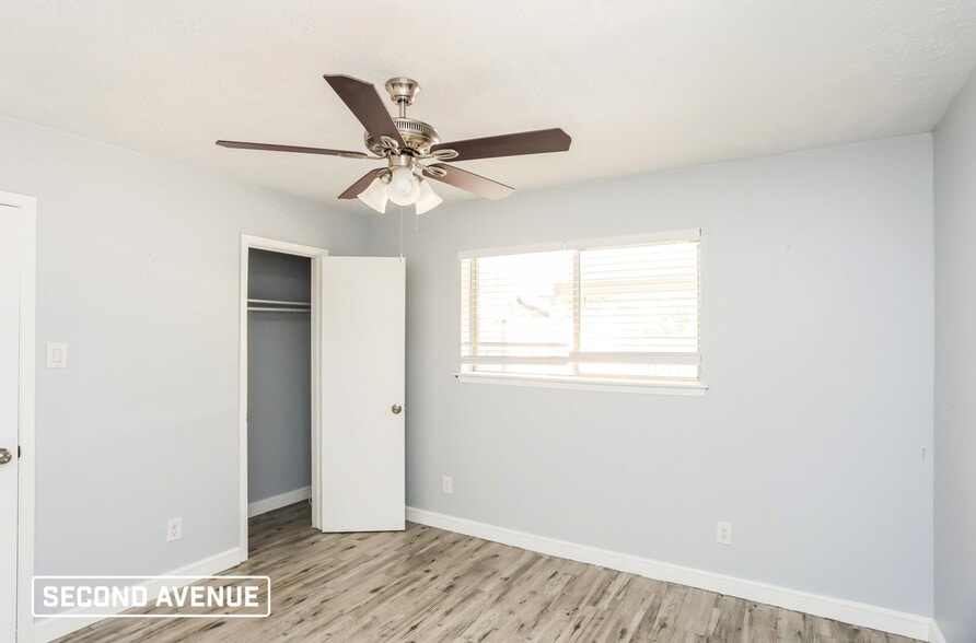 Building Photo - 1614 Hillwood Dr