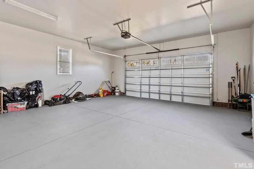 Building Photo - 119 Aviemore Ln
