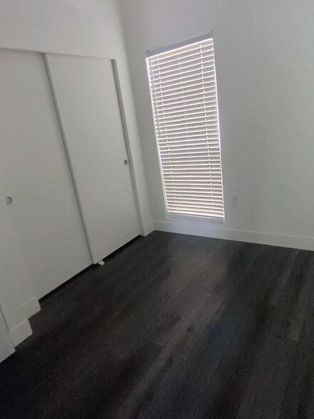 Building Photo - 3653 W 58th Pl