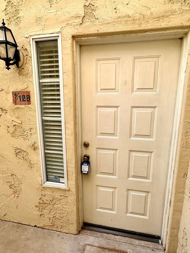 Building Photo - Welcome to this charming 2-bedroom, 2-bath condo in a gated Ventana Condominiums