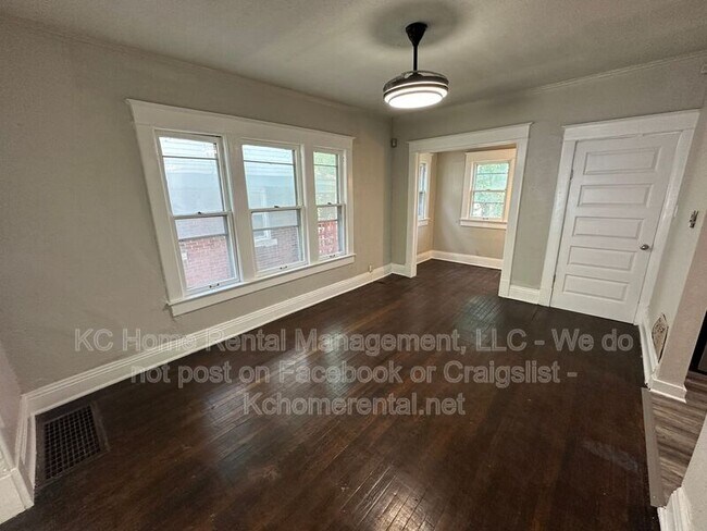 Building Photo - 2724 Brooklyn Ave