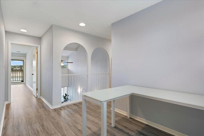 Building Photo - 18231 Lakepoint Cove