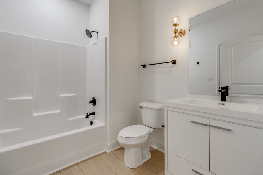 Building Photo - 133 Harden St