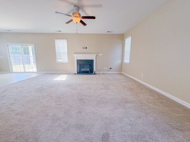 Building Photo - 829 Bellingham Way