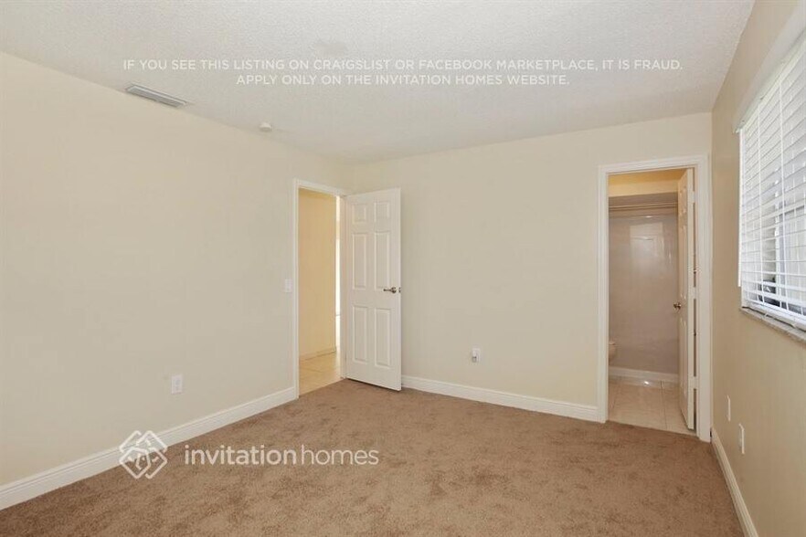 Building Photo - 350 NW 99th Way
