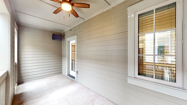 Building Photo - 1328 Ordermore Ave