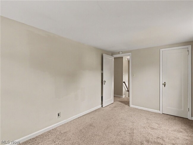 Building Photo - 329 Pierce Ave