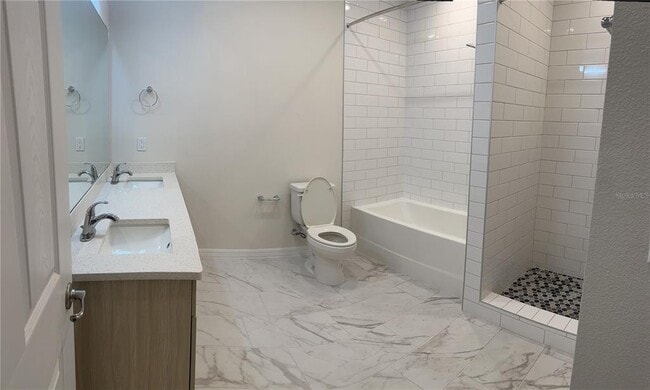 Building Photo - 2031 Claudia Ln