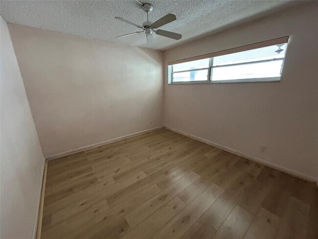 Building Photo - 3301 Spanish Moss Terrace