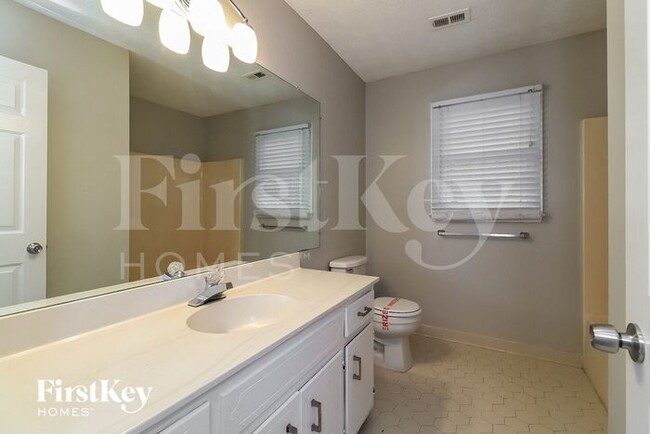 Building Photo - 722 Altman Ct