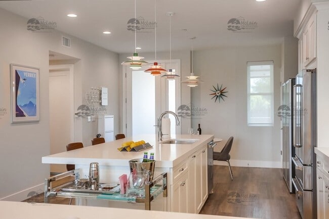 Building Photo - LUXURY 2 Bedroom with AC and Washer/Dryer, DOWNTOWN CARLSBAD VILLAGE