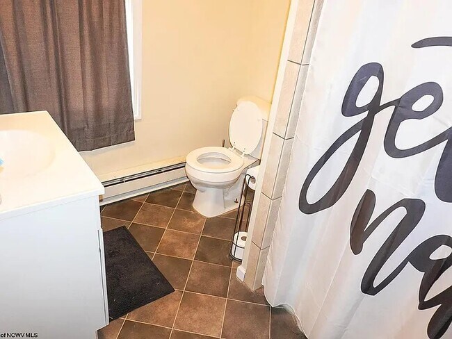 Building Photo - 148 8th St