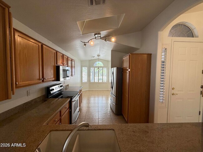 Building Photo - 10534 E Star of the Desert Dr