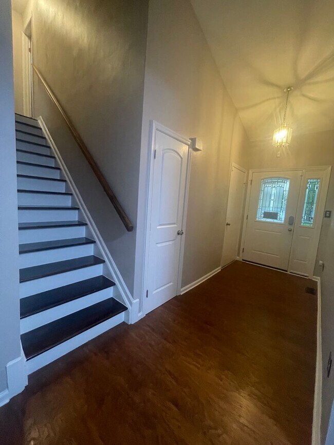 Building Photo - Beautiful home in Riverwalk