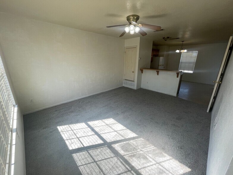 Building Photo - 211 N 3rd St