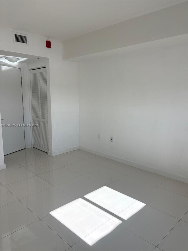 Building Photo - 7661 NW 107th Ave