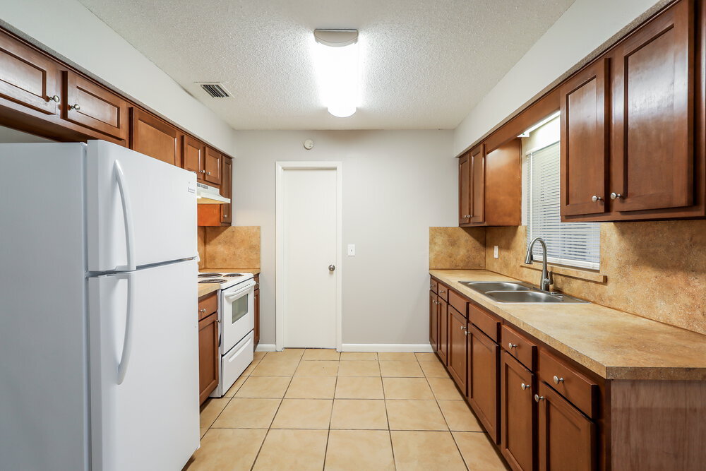 Building Photo - 5664 Hillman Dr