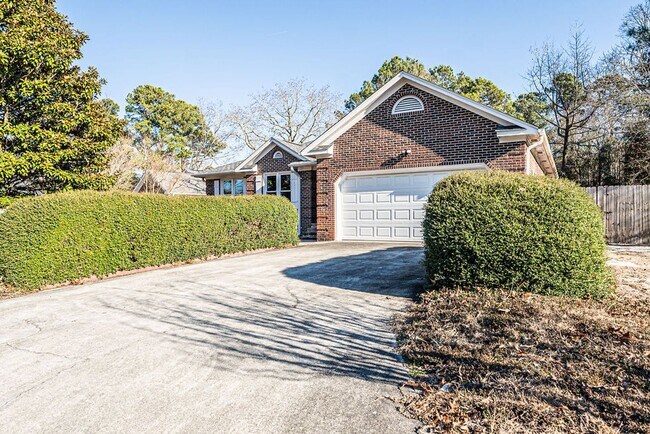 Building Photo - Spacious 3BR on Oversized Fenced Lot | GREAT PRICE!