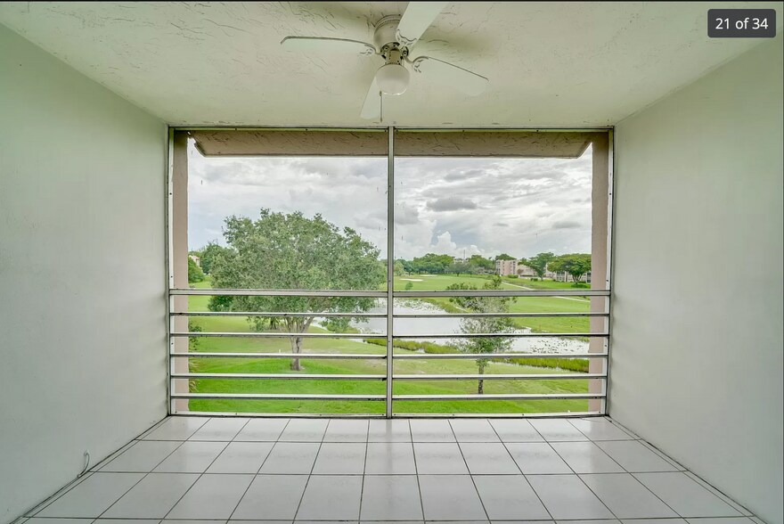 Building Photo - 9410 Tangerine Pl