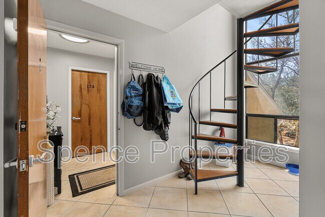 Building Photo - 300 Yacht Club Dr