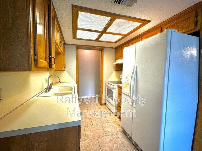 Building Photo - 315 Brookwood Dr