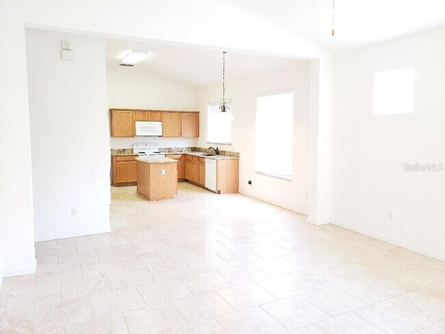 Building Photo - 1125 Lascala Dr