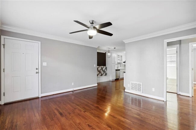 Building Photo - 885 Briarcliff Rd NE