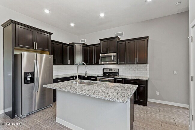 Building Photo - 6350 Escondido Dr