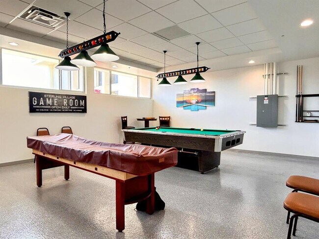 Building Photo - 340 Horizon W