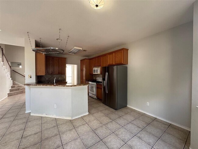 Building Photo - 1810 Rosenborough Ln N