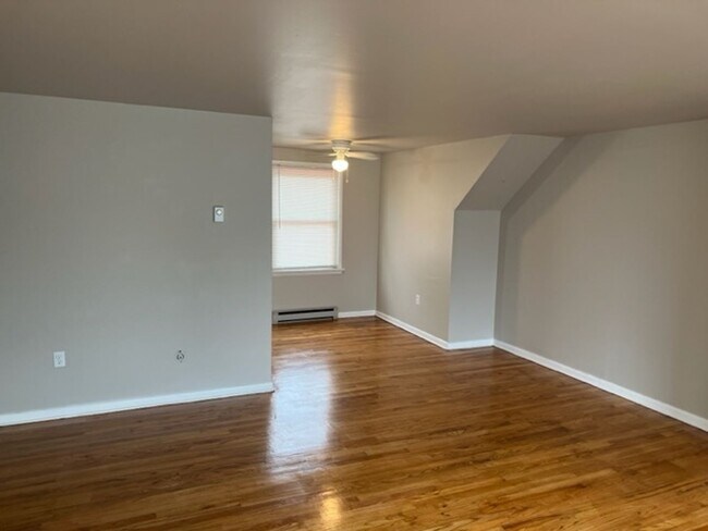 Building Photo - 4216 Jonestown Rd