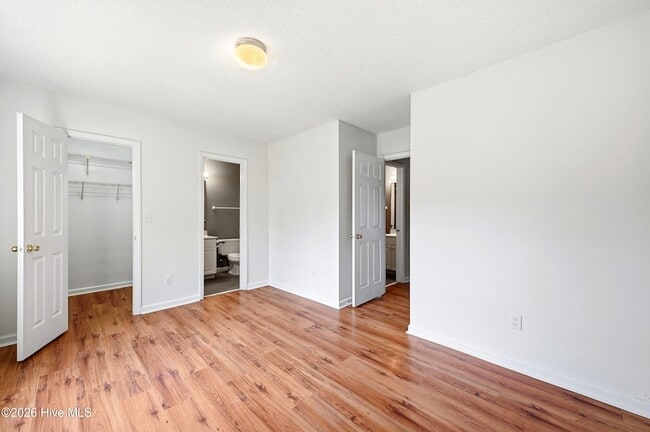Building Photo - 118 Avondale Ave