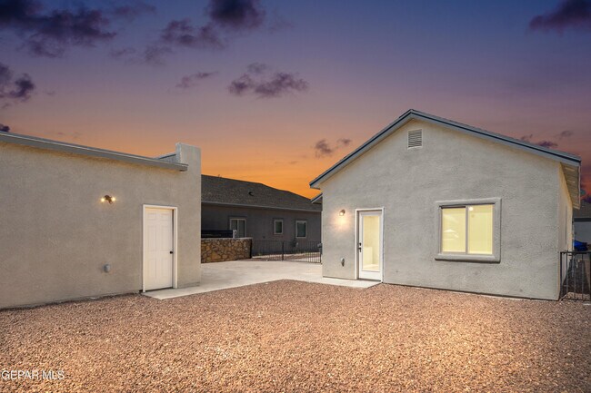 Building Photo - 14368 Chris Zingo Ln