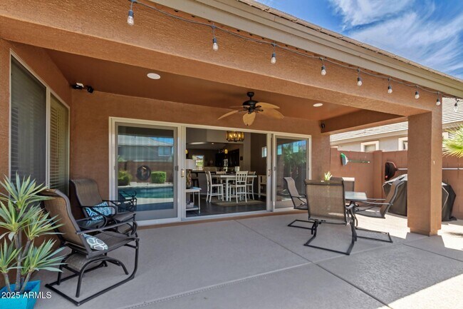 Building Photo - 2560 W Canyon Way