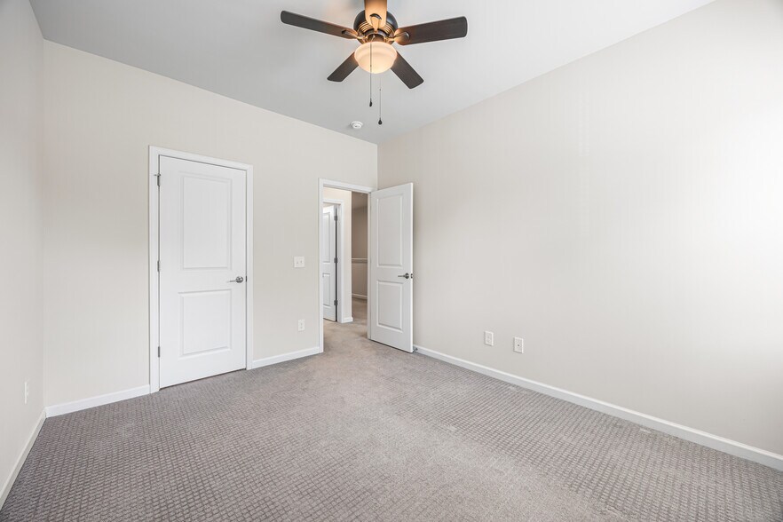 Building Photo - 529 Madison Falls Ct