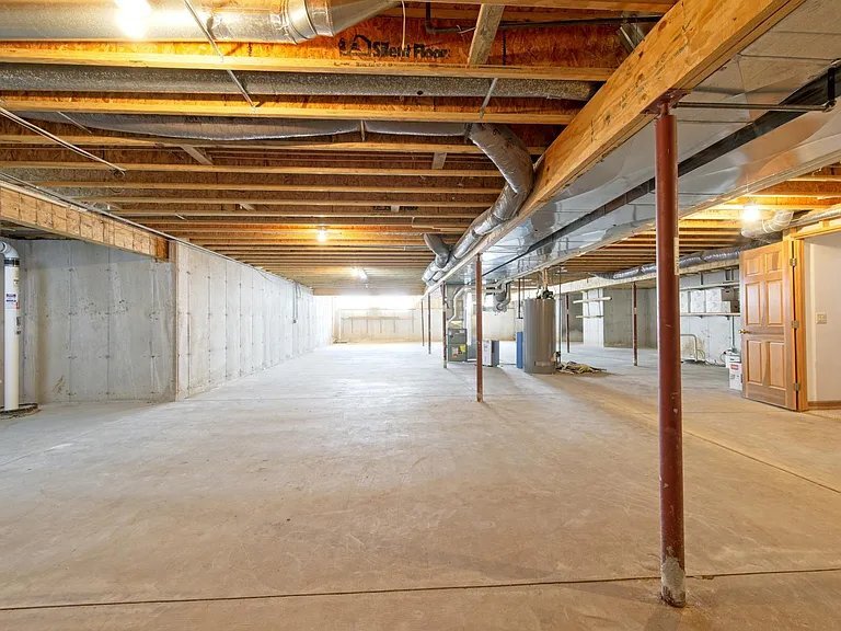 Building Photo - 1805 Red Tail Dr