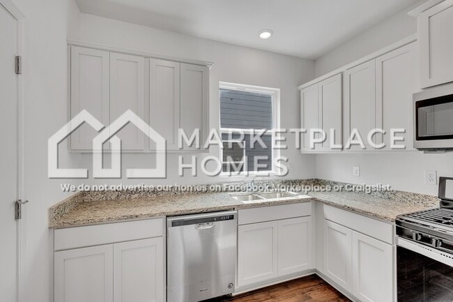 Building Photo - 5030 Pike Lp