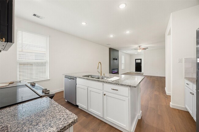 Building Photo - 31411 Horseshoe Meadow Bend Ln