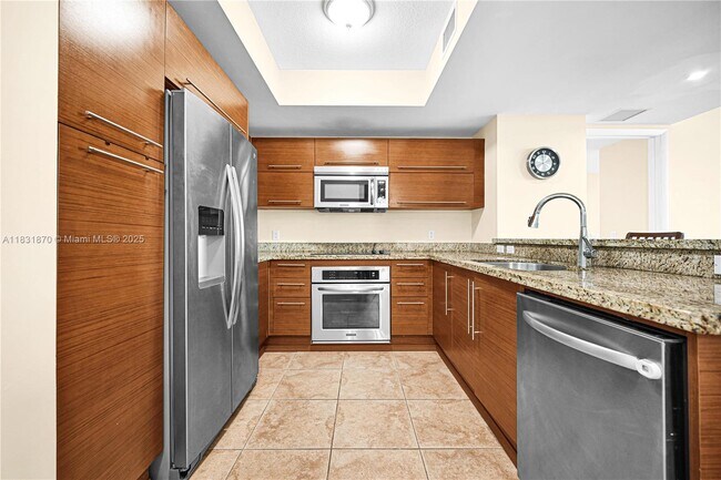 Building Photo - 2681 N Flamingo Rd